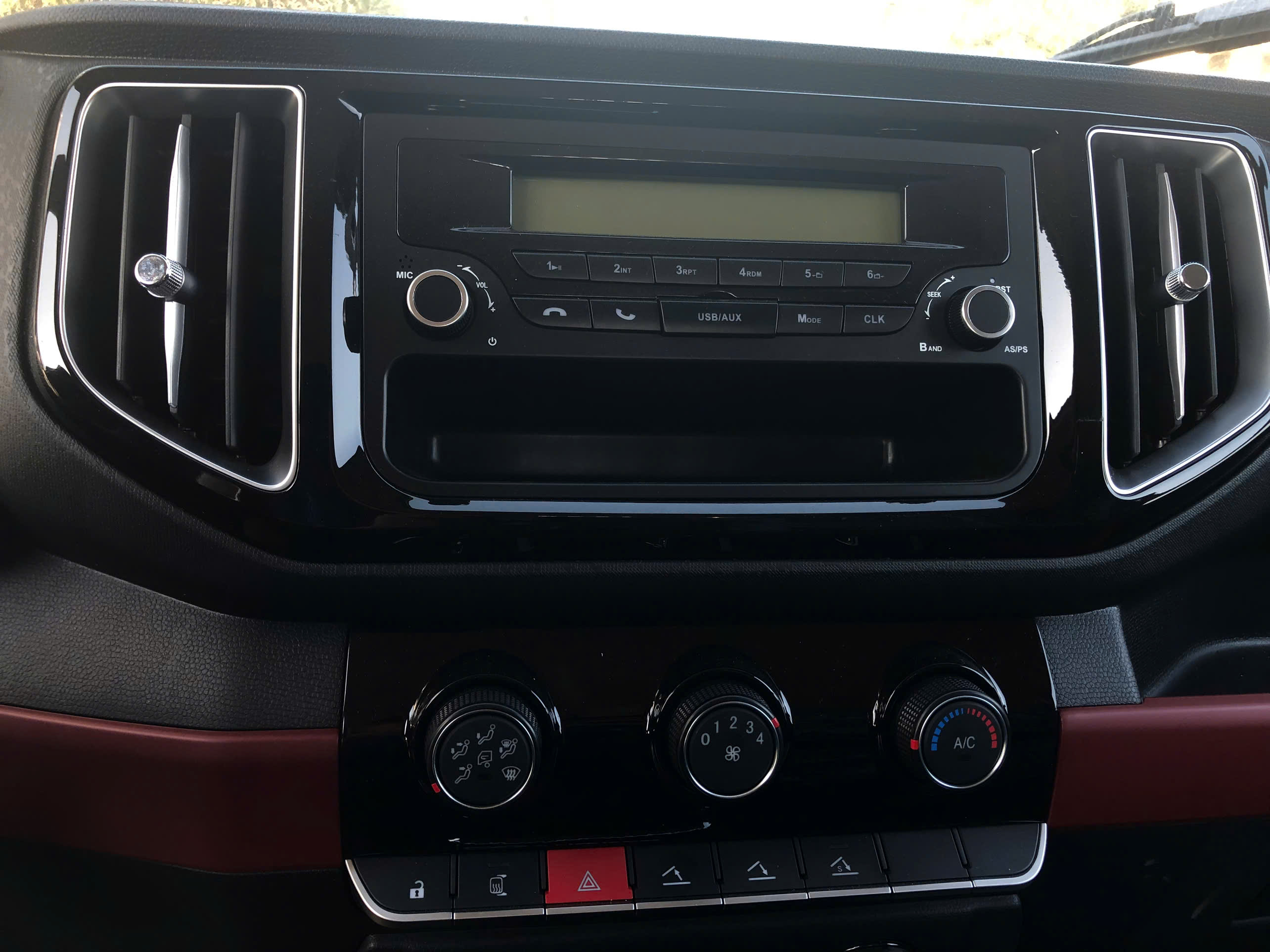 dai-radio-xe-ben-6-tan