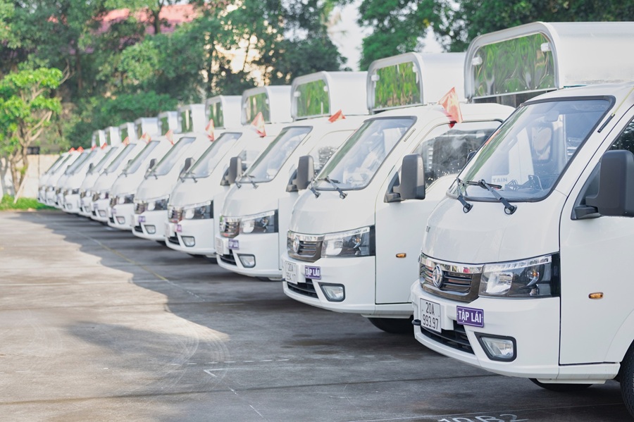 mua-xe-tai-captain-ha-noi-gia-tot-tai-xe-tai-dong-phat-2