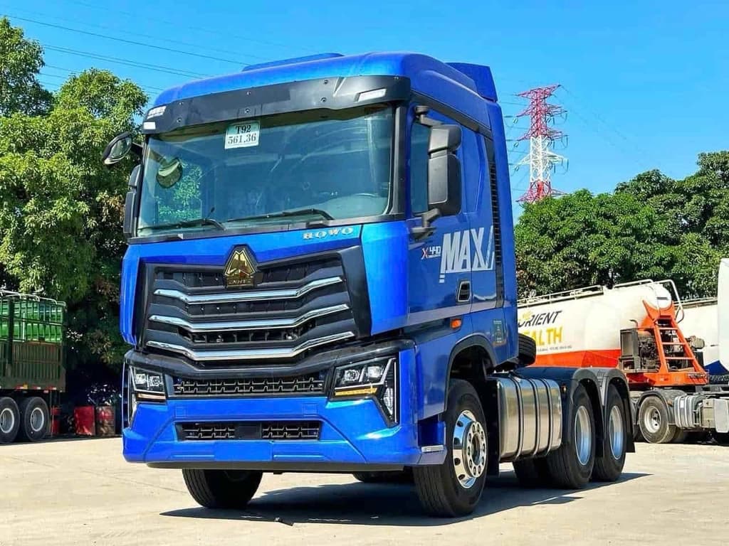 xe-dau-keo-howo-max-440-mau-xanh-duong
